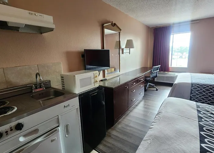 Capital O Fairway Inn - Baytown La Porte Tx