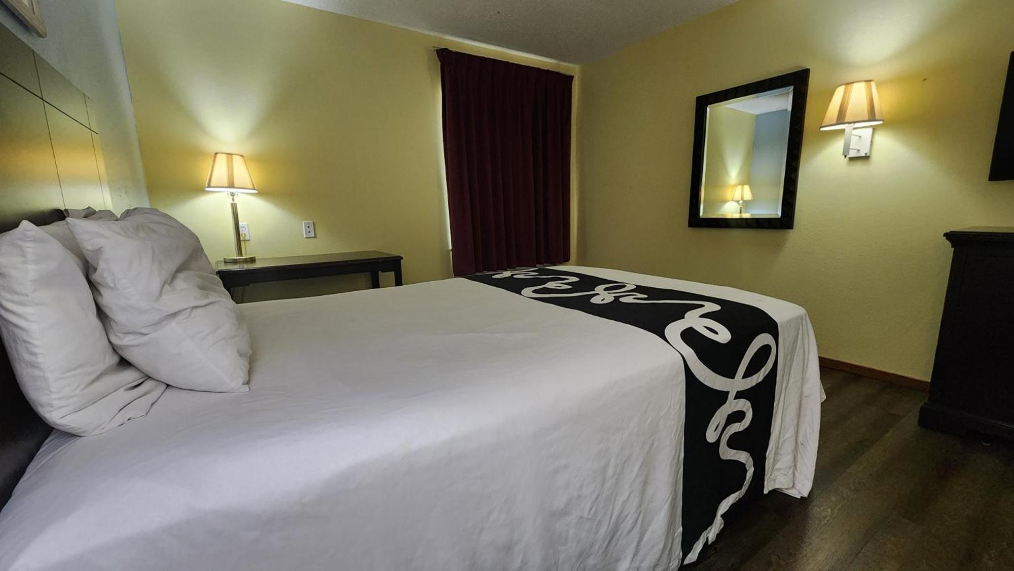 Capital O Fairway Inn - Baytown La Porte Tx