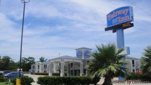 Capital O Fairway Inn - Baytown La Porte Tx 3* La Porte